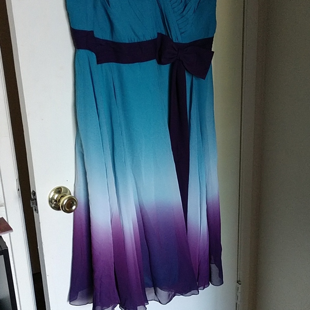 Dress - Picture 3 of 6
